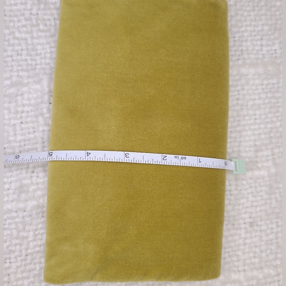 💛 Gucci Limited Edition Yellow Velvet X-Large Sunglass Pouch - Picture 5 of 7